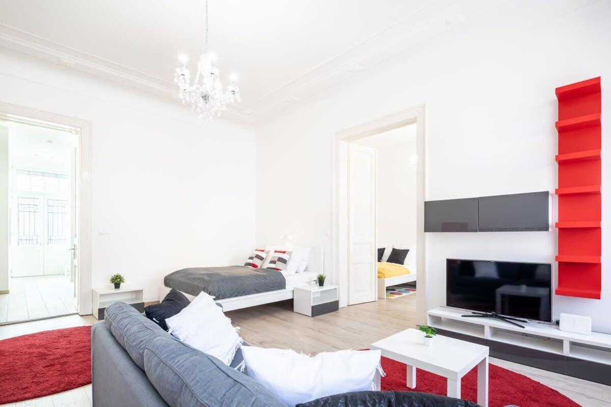 Bright & Large Apartment At Top Location Budapest Extérieur photo
