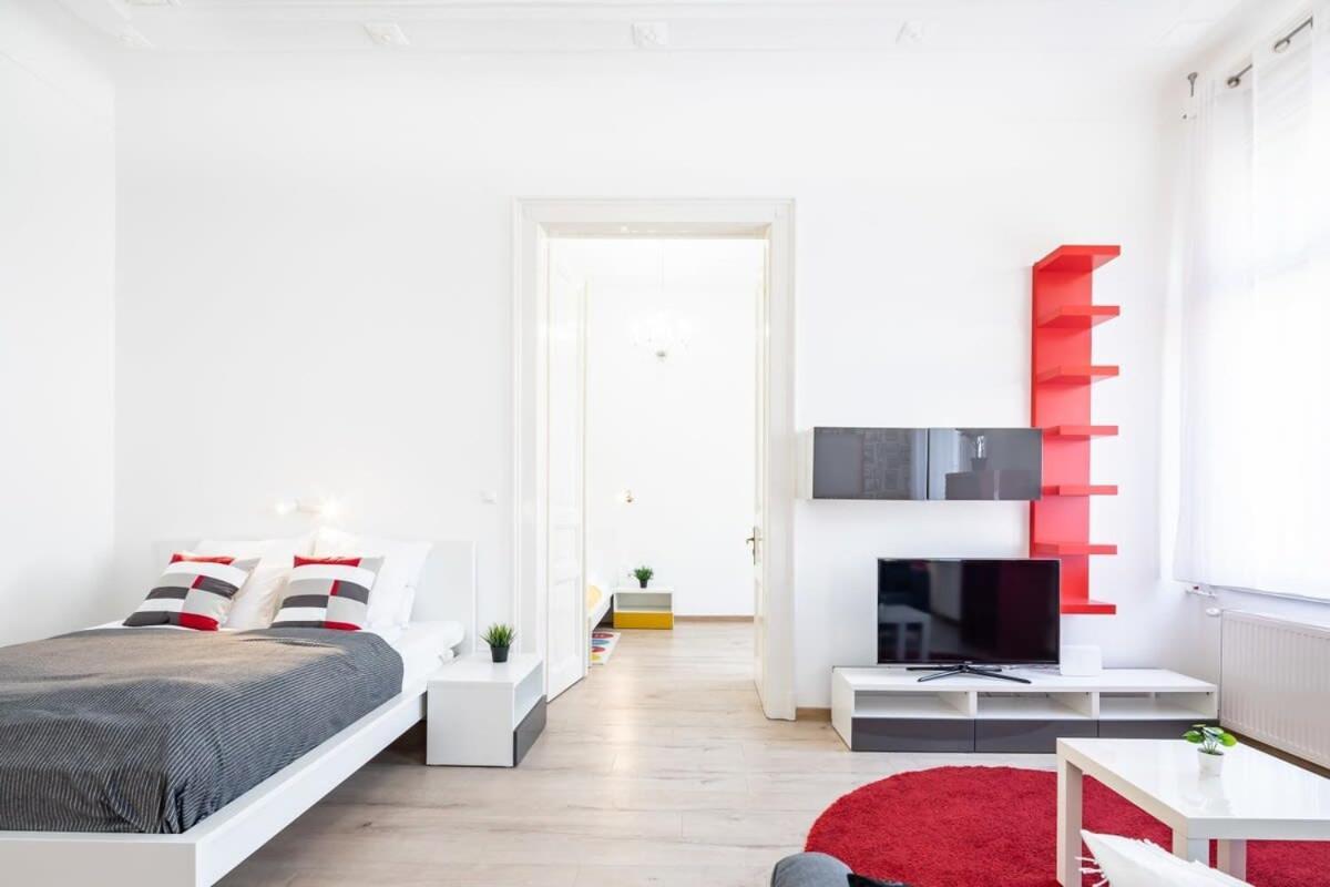 Bright & Large Apartment At Top Location Budapest Extérieur photo