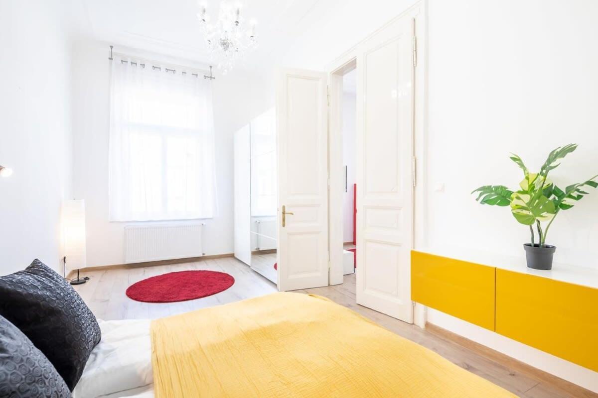 Bright & Large Apartment At Top Location Budapest Extérieur photo