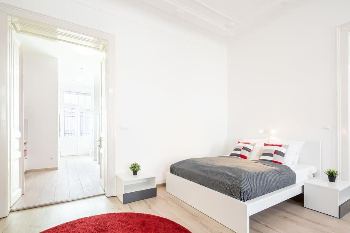 Bright & Large Apartment At Top Location Budapest Extérieur photo