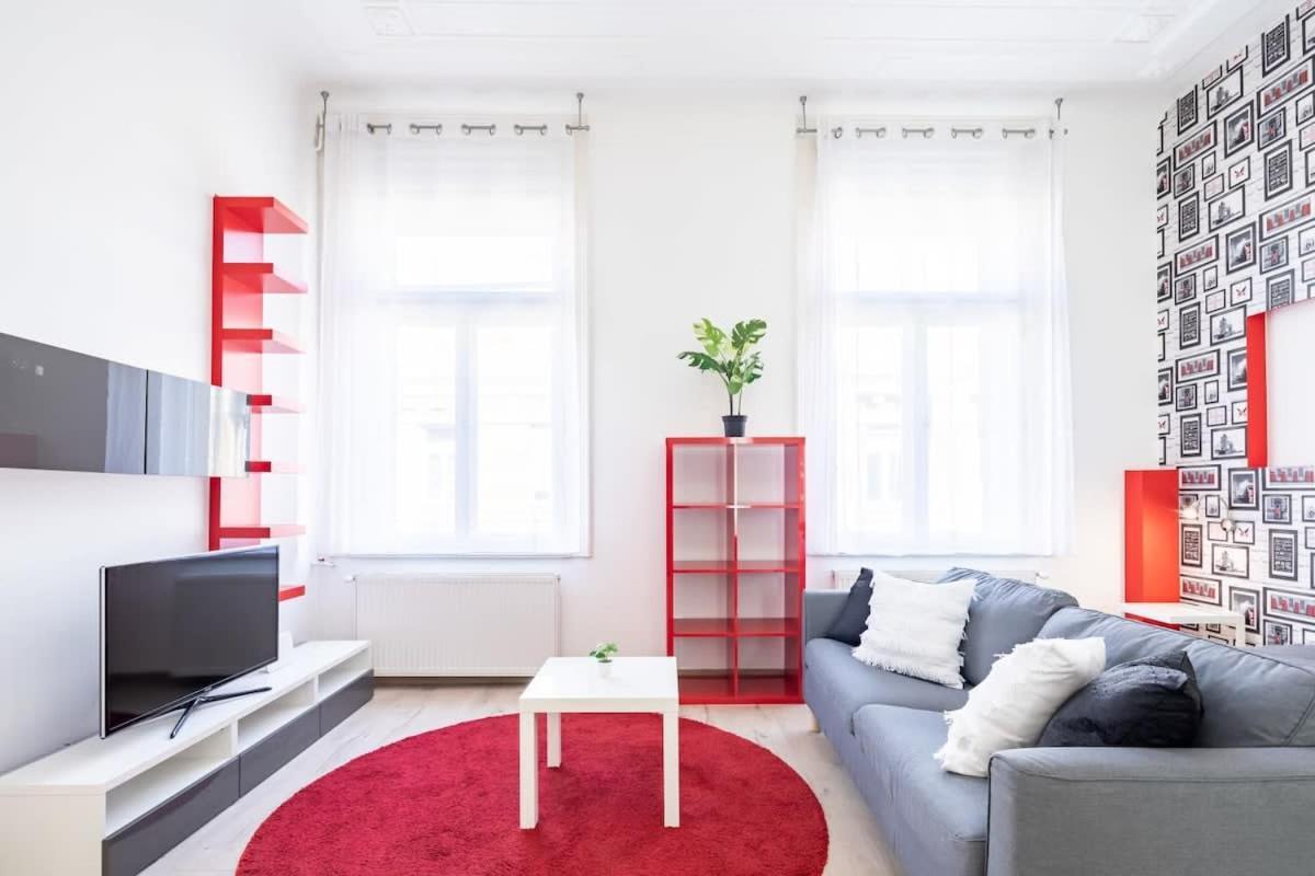 Bright & Large Apartment At Top Location Budapest Extérieur photo